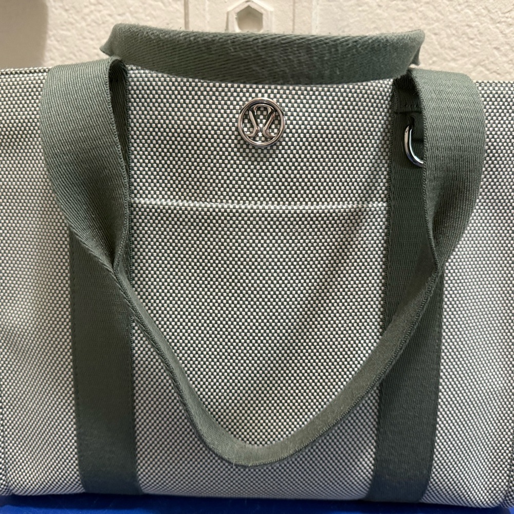 Lululemon Two-Tone Canvas Tote Bag 10L